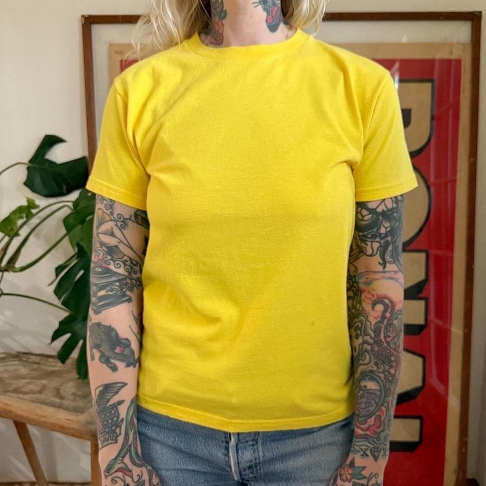 Vintage 1990s Yellow Soft Spun 100% Cotton Tshirt - Picture 2 of 5